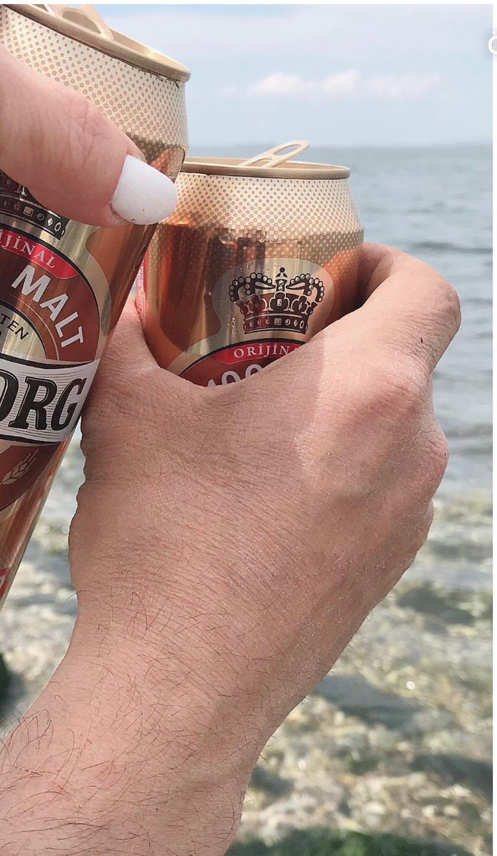 Bir yer bulalım 
Deryaya yakın 
Dünyadan Uzak......✔