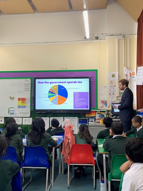 OsmaniPrimary's tweet photo. Y5J had their 2nd session with the #BEEProject. We focussed on careers & taxes & had the opportunity to interview the adults in our class about their current & past jobs. We learnt about salaries & how they are decided upon as well as the training needed for different careers. https://t.co/cH5cxzyqPK