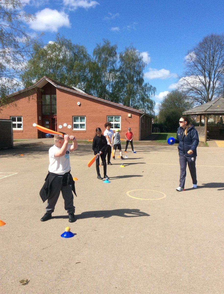 We had a great session today in year 4, working with Derbyshire Cricket. And the sun was shining for us!