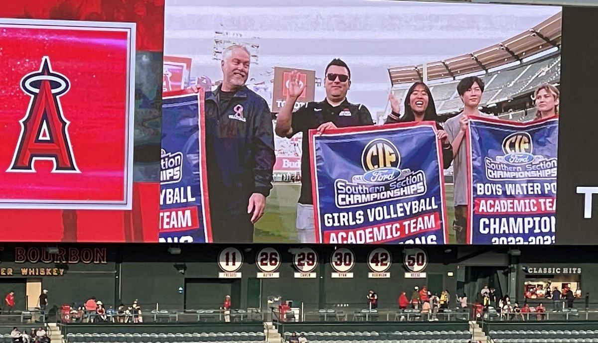 So proud of @riomesaGVB recognized as having the top team GPA (3.913) among all girls volleyball squads in the CIF Southern CA section! 🥇 🎉 #studentathletes