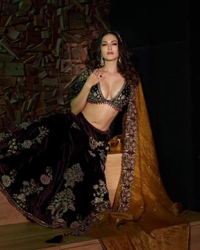 TellyRadar's tweet photo. Sunny Leone Shots 

#SunnyLeone https://t.co/xliPrNB7GW