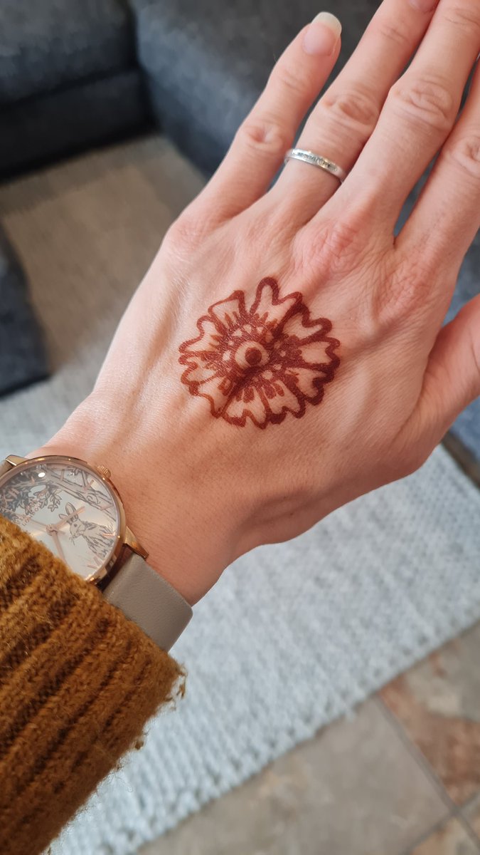 EYPlaysets's tweet photo. I learnt so much today about how muslims celebrate Eid (as did all of the children I work with) and came away with this gorgeous mehndi.

#EidAlFitr2023 #Ramadam #Henna #Mehndi #earlyyears https://t.co/QYDSAT0eVP