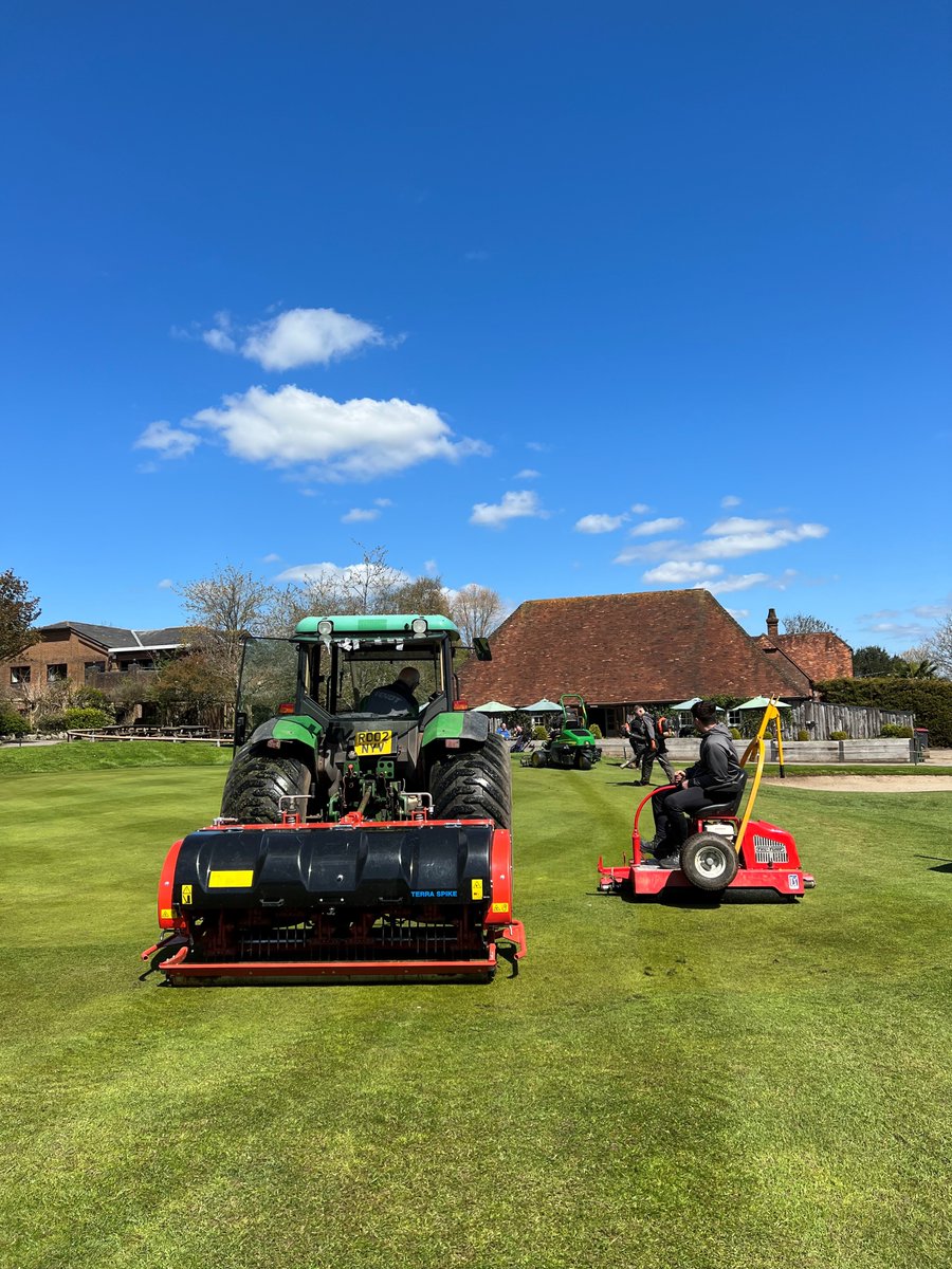 EastHorton's tweet photo. Our #greenkeepers have been hard at work these past couple of days, here's the low down on what they have been up to 👇
🚜Aeration: 8mm tine depth of 225mm
🌱Verticutting: removing excess thatch
#groundcare #verticutting #greenkeeping #greenkeeper #coursemaintenance https://t.co/7ac7sfQfYD