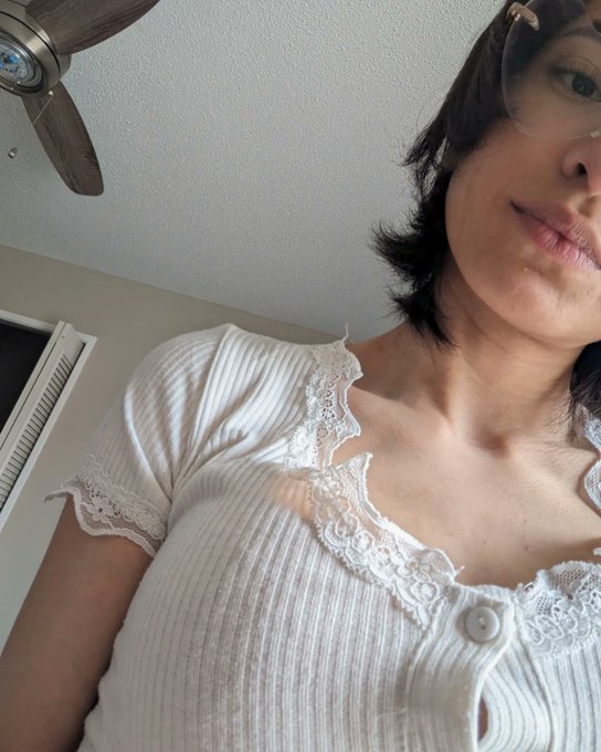 Feeling myself, feeling cute 💖 #adrienneviolet #selflove #feelinggoodinmyskin #loveyourself #smilemoreworryless<a href="/tag/adrienneviolet"class="tags">#adrienneviolet</a><a href="/tag/loveyourself"class="tags"><span>#loveyourself</span></a><a href="/tag/selflove"class="tags"><span>#selflove</span></a><a href="/tag/gravure"class="tags"><span>#gravure</span></a><a href="/tag/selflovejourney"class="tags"><span>#selflovejourney</span></a>