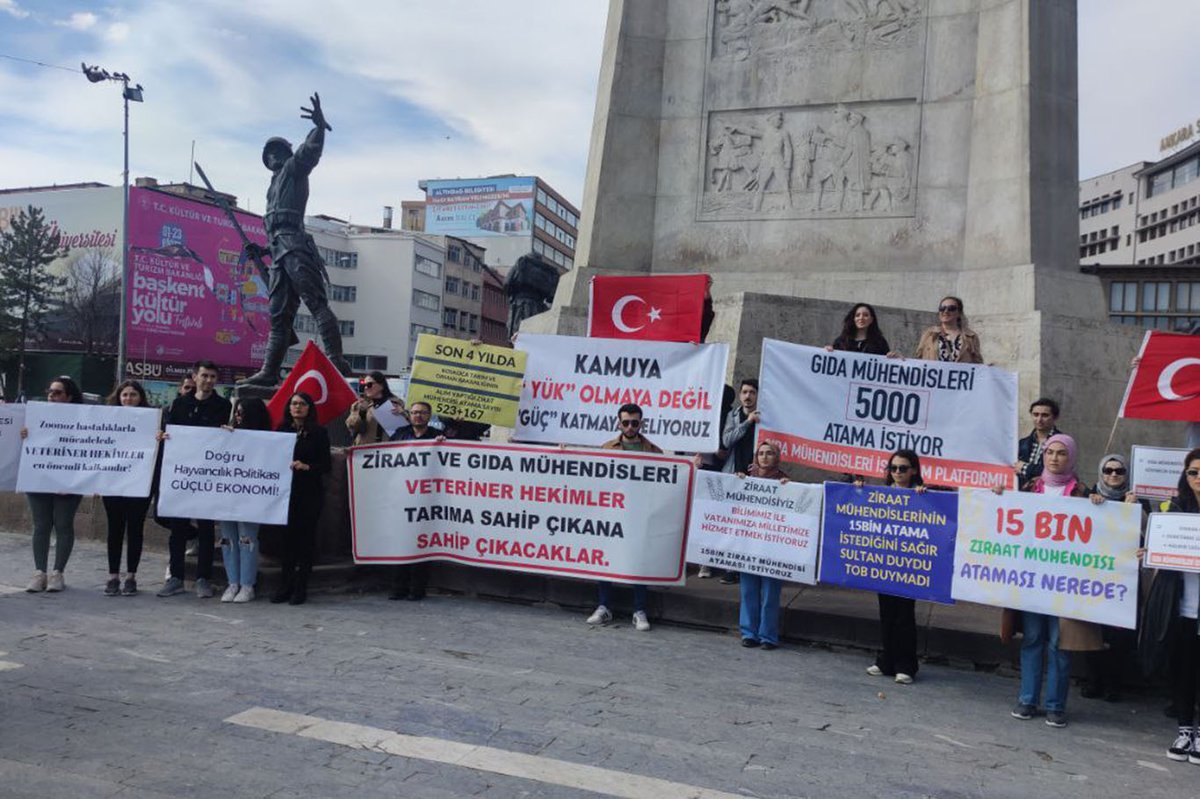 Eminek97's tweet photo. "Gören göze karanlık perde olamaz, görmek istemeyene ışık ne yapsın."
@ademdinc_ @drnihatpakdil @huseyinozturk_1 @VahitKirisci @RTErdogan @MetinKiratli01 @ibrahimyumakli @DrVeyselTiryaki
#TarımUlustaAtamaNerede https://t.co/UaItgEGSIk