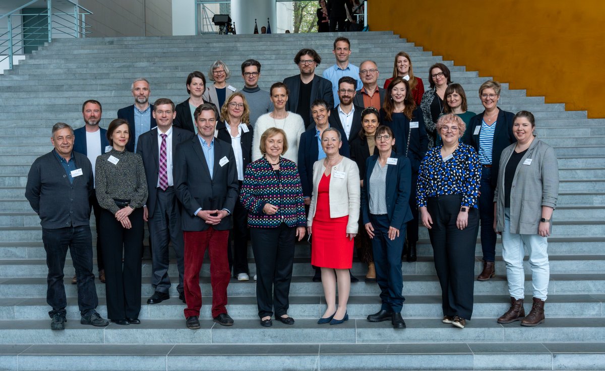 digitalechancen's tweet photo. Wir bedanken uns herzlich bei all unseren Beiratsmitgliedern für die rege Teilnahme und die spannenden Beiträge! 
@BDLandjugend @EKD @pfarr_mensch @diakonie @roeger @ElisabethBrunk1 @roteskreuz_de @IntegrationBund @UniBremen  @Caritas_web @twinnes @danielgrein @DKSB_Bund https://t.co/B6w8hzuu8O