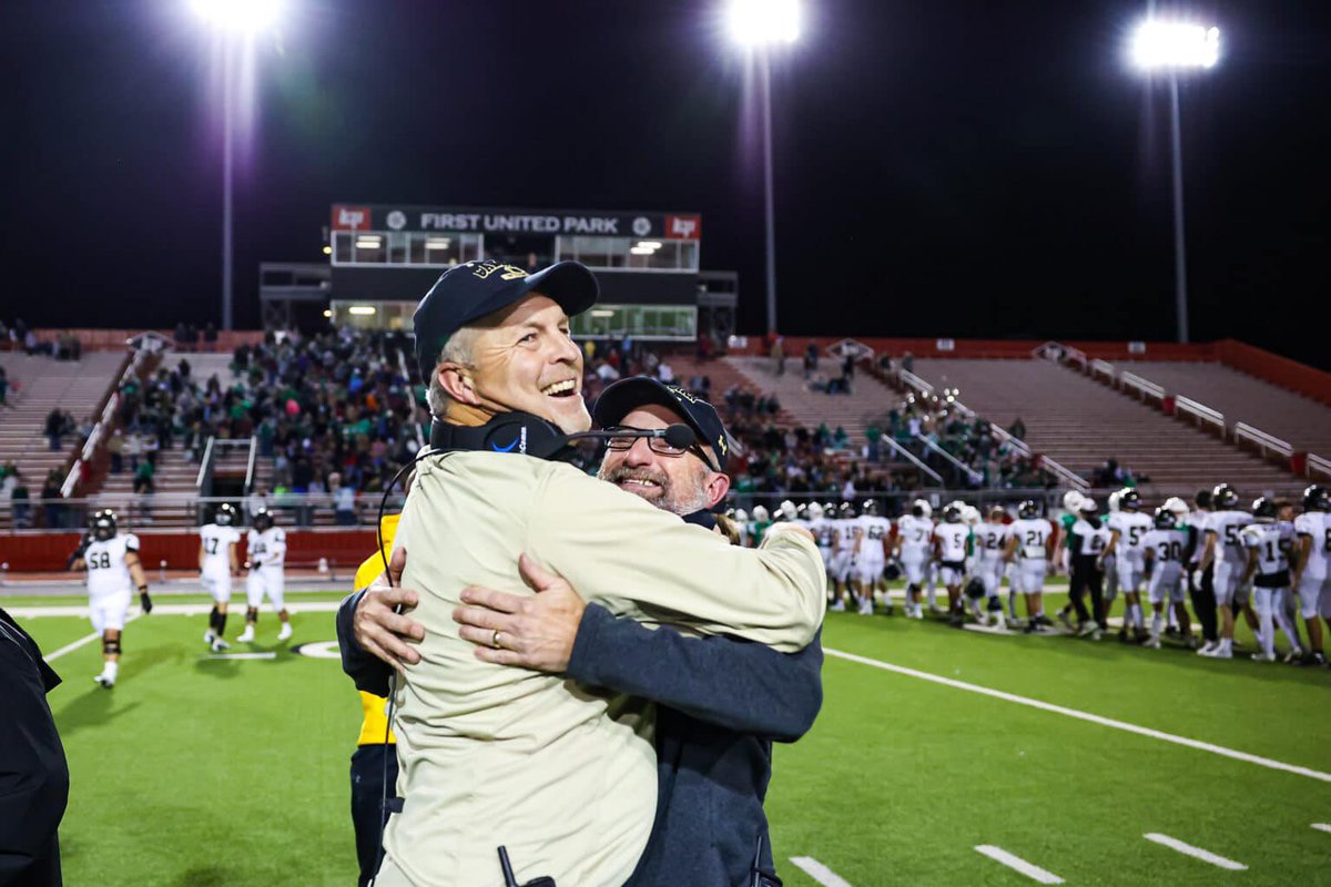 PressPassSports's tweet image. A tribute to Canadian’s Chris Koetting. What an outstanding job by @lancelahnert telling you exactly who this amazing coach and man really is. From all of us in the Texas Panhandle, it’s been an honor coach Koetting. #txhsfb presspasssports.com/a-tribute-to-c…