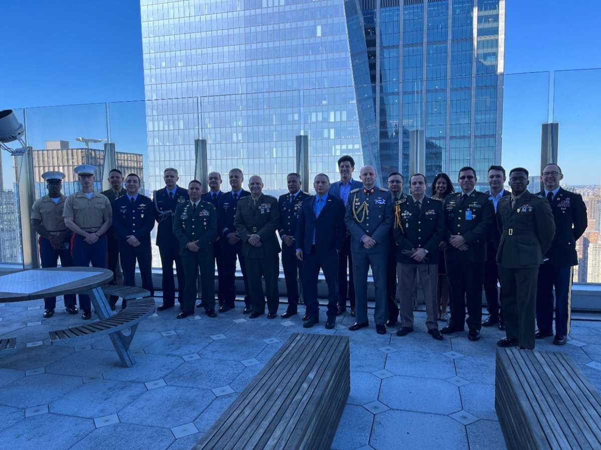 MARFORSOUTH's tweet image. Lt. Gen. David Bellon &amp;amp; Sgt. Maj. Carlos Ruiz of #MARFORSOUTH engaged senior military officers from partner nations Argentina, Brazil, Chile, Colombia, Dominican Republic, Ecuador, El Salvador, Guatemala, Honduras, Mexico, Paraguay and Uruguay at the U.S. Mission to the U.N.