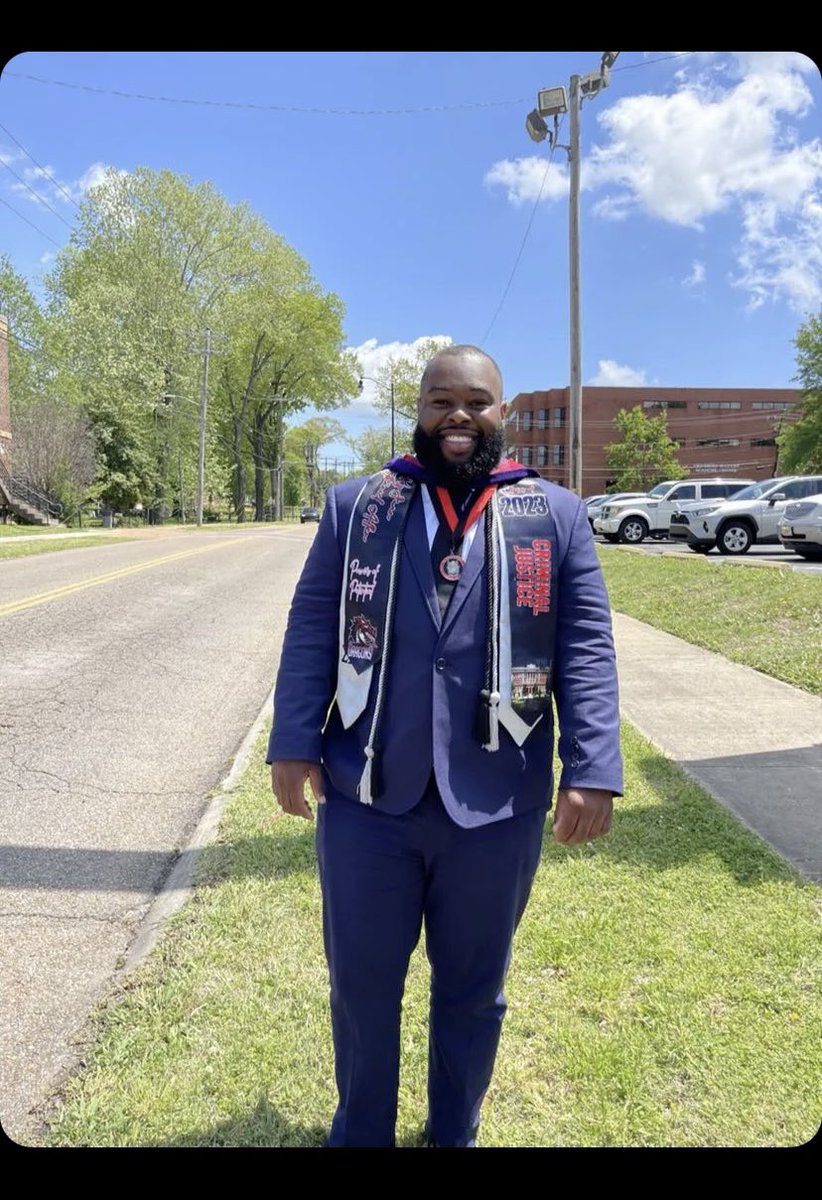 CoachPhill55's tweet photo. Best part of coaching is watching your boys turn into men. Proud of you my guy! ✊🏾💯💪🏾 @kyjuanallen54 https://t.co/AHwLdVNP2D