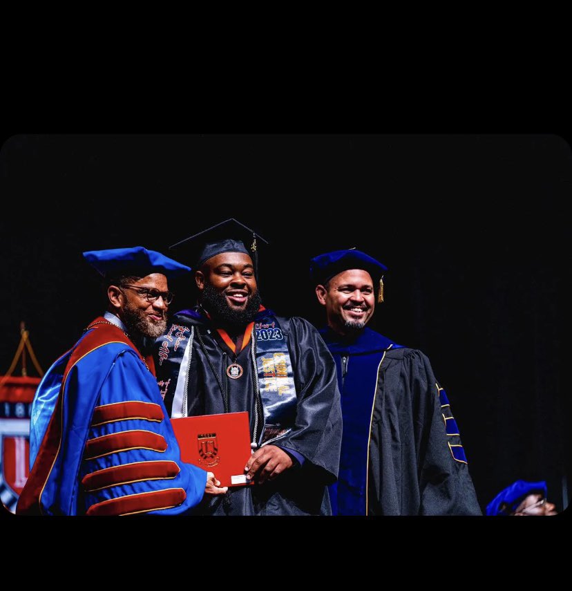 CoachPhill55's tweet photo. Best part of coaching is watching your boys turn into men. Proud of you my guy! ✊🏾💯💪🏾 @kyjuanallen54 https://t.co/AHwLdVNP2D