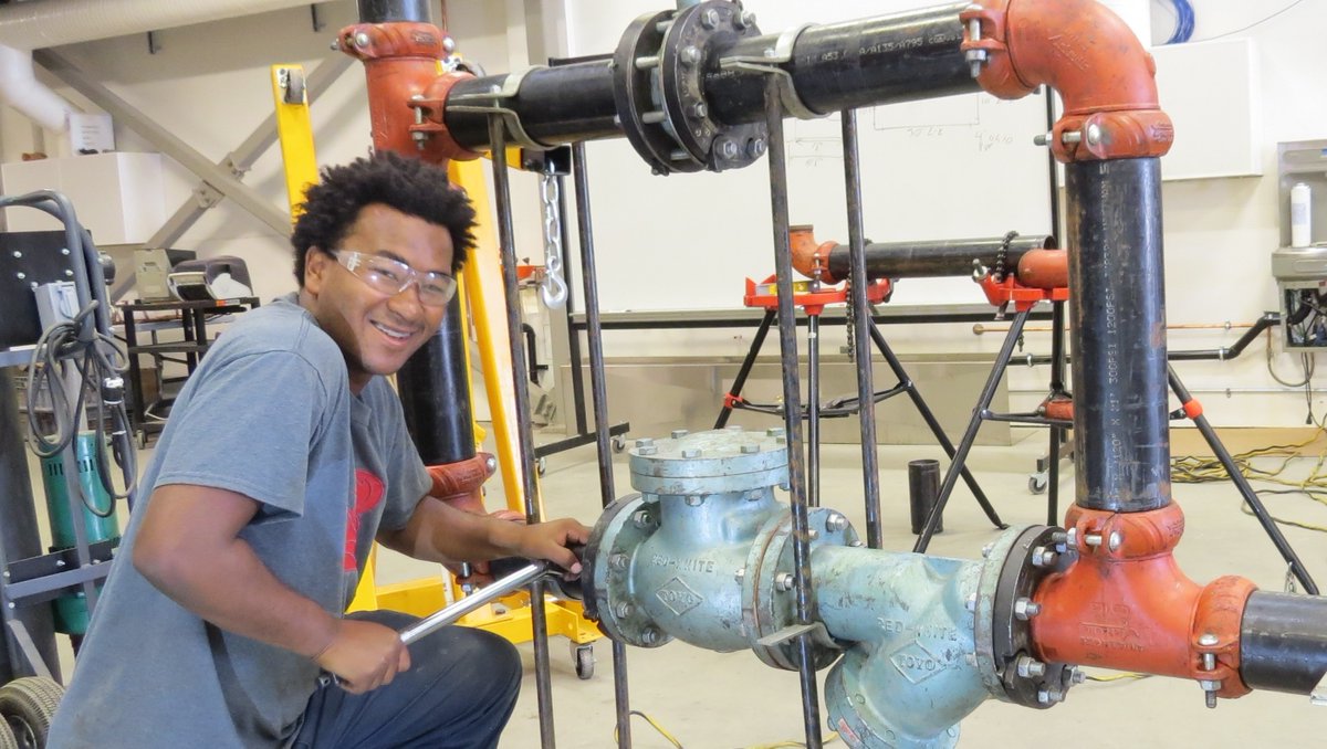 'How is the Plumbing & Piping Foundation program unique?' It trains students to become #Plumbers, #Steamfitters /Pipefitters, or #Sprinkler System Installers providing graduates with diverse #career opportunities and the potential of multiple Red Seals. l8r.it/Xz1f