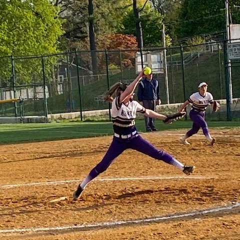 CHSNAthletics's tweet image. North Varsity Softball defeated Arlington B 12-4 improving to 6-4 in the 2023 season!
🥎Lauren Tighe pitched the CG WIN w/ 5 Ks
🥎Ava DeFeciani 2 Hits RS, 5RBI
🥎Jenna Hill 2 Hits 3RS 3RBI
🥎Siena DeCicco 2RS
GREAT GAME RAMS!🙌🥎💜🥎🙌
#RAMtastic #PurplePride