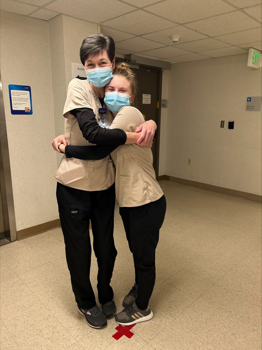 SpectrumHealth's tweet image. At @CorewellHealth in West Michigan, we are proud to have a team of over 950 skilled medical lab professionals who play a crucial role in ensuring accurate testing and diagnoses for our patients. #MedicalLabProfessionalsWeek