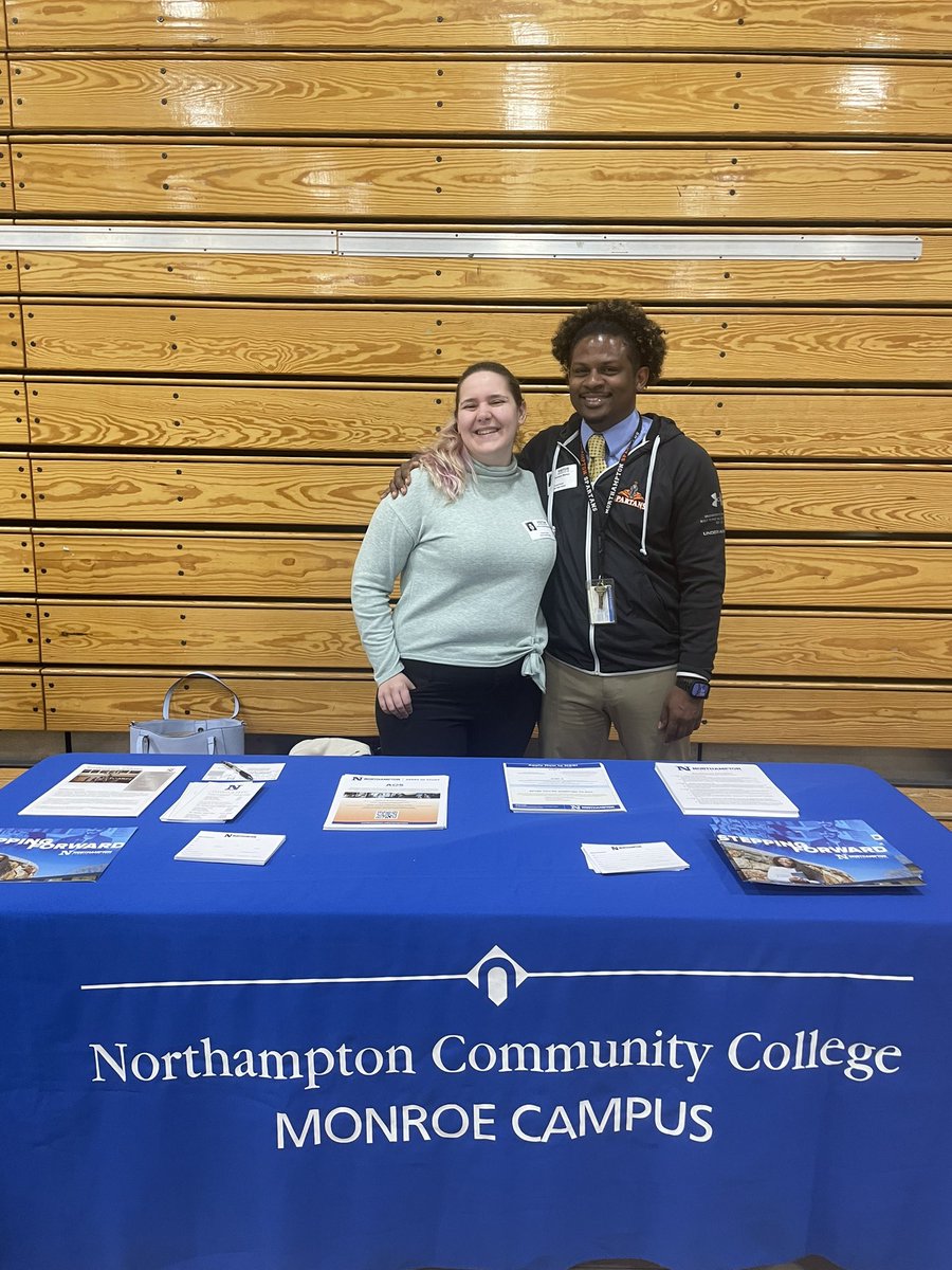 BomarTerrence's tweet photo. My first college fair was a success! e connected with a ton of students that are interested in attending Northampton Community College! 

#SwordsUp
#CommunityIsOurMiddleName https://t.co/5P7QZHGLzS