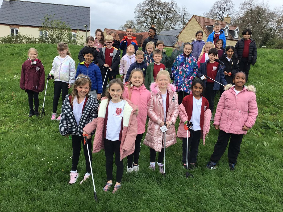 StEds_Primary's tweet photo. The children in Amsterdam Class are so passionate about litter picking after #ClimateWeek last week, they have been trying to get out as much as possible to continue their mission! #StEdsGeography https://t.co/J3vjh4DjjR
