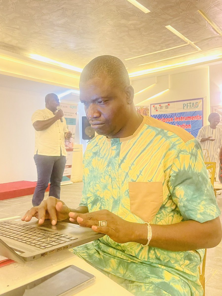 Radioenvironne1's tweet photo. « Impact » des projets financés par la BAD sur les communautés africaines : Une dizaine de pays tiennent la « réunion stratégique de la campagne sur les réparations ciblant la Banque Africaine de Développement BAD » à Conakry #dette #CADTM #Afrique https://t.co/KBRhuy0Vs5