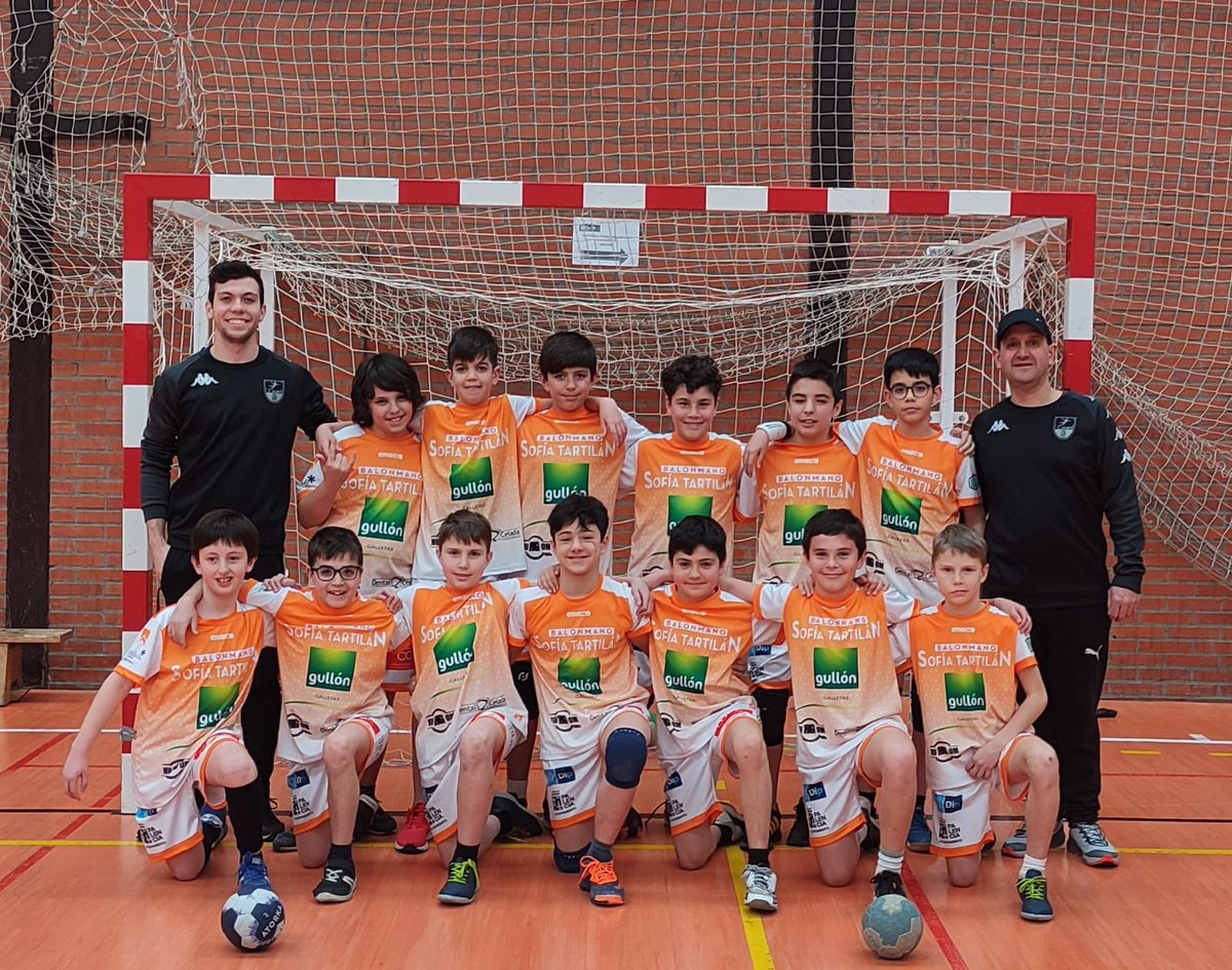 balopal's tweet photo. 𝙰𝙲𝙰𝙳𝙴𝙼𝙸𝙰 𝚍𝚎 𝙱𝙰𝙻𝙾𝙽𝙼𝙰𝙽𝙾 💜 | Presentamos al equipo alevín de Campos Góticos

🧒Sus integrantes son: Aitor Sainz, Diego Aguiar, Hugo Campillo, Álvaro Ordoñez, Jorge Martín, Andrés Garachana, José María Garachana, David Merino, Juan Arguello, Iván Landeta…(+) https://t.co/jiGxvfrgkV