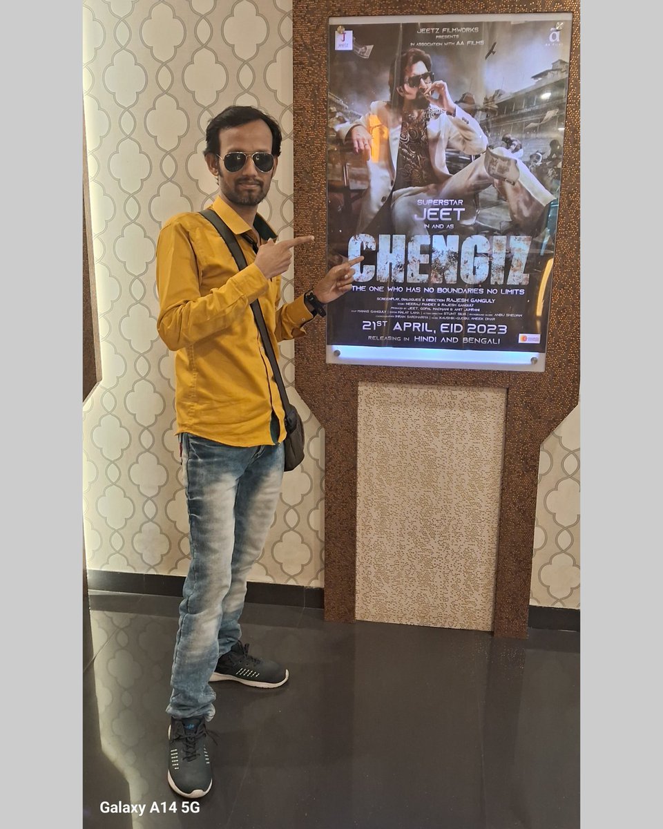 myself_sanjit's tweet photo. #Chengiz #2nd #Time #Watch ☺️
#BumperResponse #Housefull ✌️
@jeet30 @susmita_cjee
@rohitroy500 @ShatafFigar
@JeetzFilmworks
@GRASSROOTENT https://t.co/kLwIHjWWN5