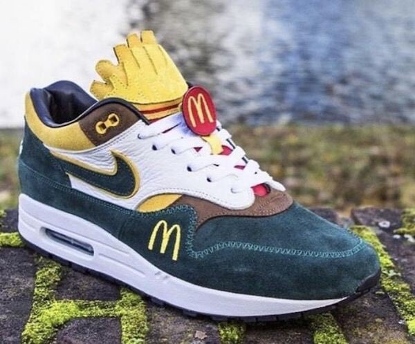 BusinessFamous's tweet photo. $MCD / $NKE collab

What’s the best collab that hasn’t happened yet? https://t.co/KPU8oWIwYG