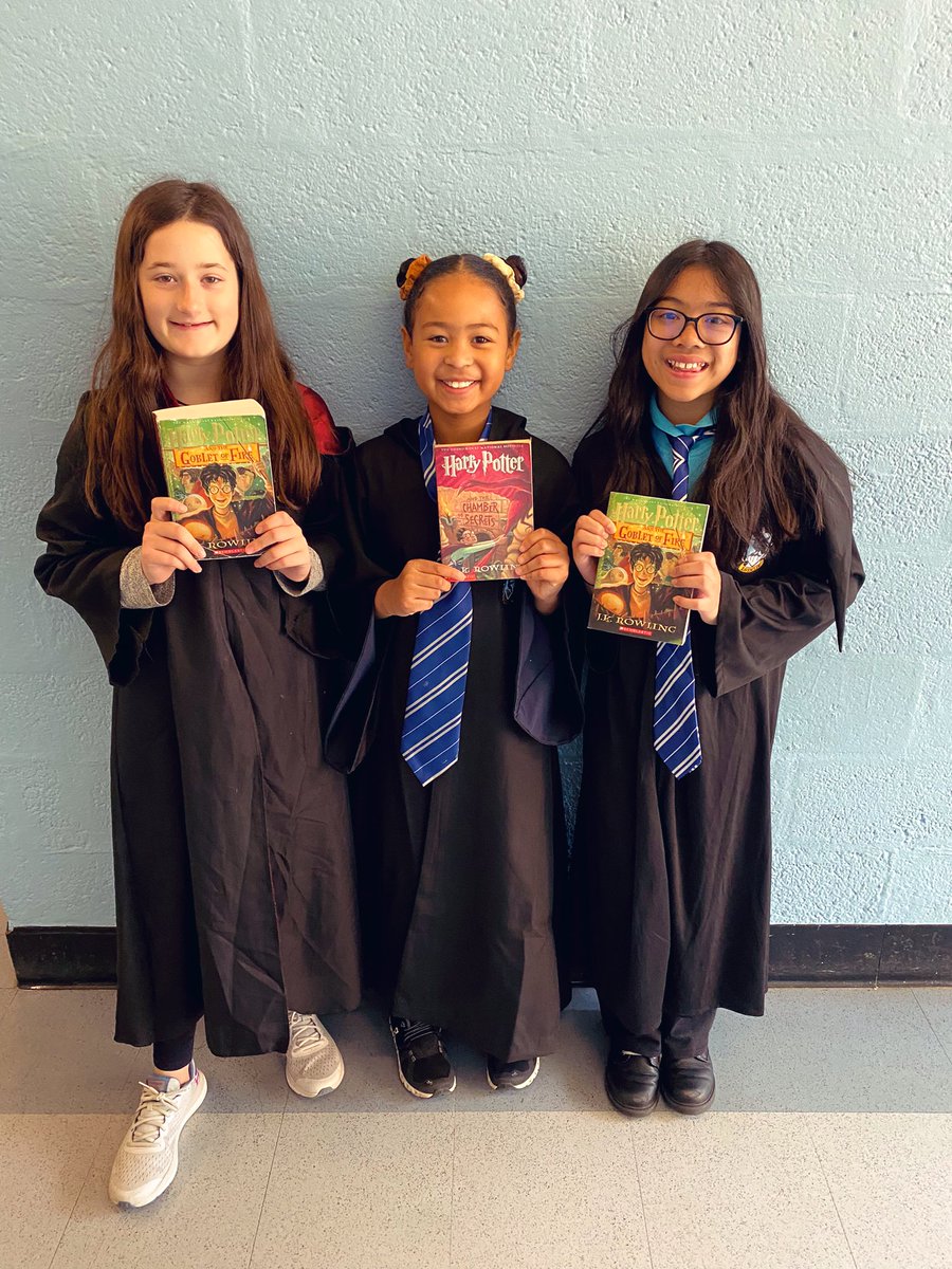 MrsAndersonBG's tweet photo. Celebrating World Book Day! 📚 
@emeadowschools @BGreenSchool https://t.co/j85fEYqA2L