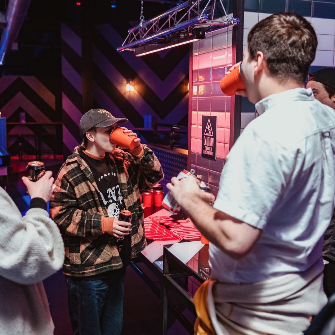 We know how to throw a good PARTY! Here's a few from launch night at The Friary in Cardiff 🎉 
➡️ bit.ly/3oBCKNQ
#roxylanes #cardiff #wales