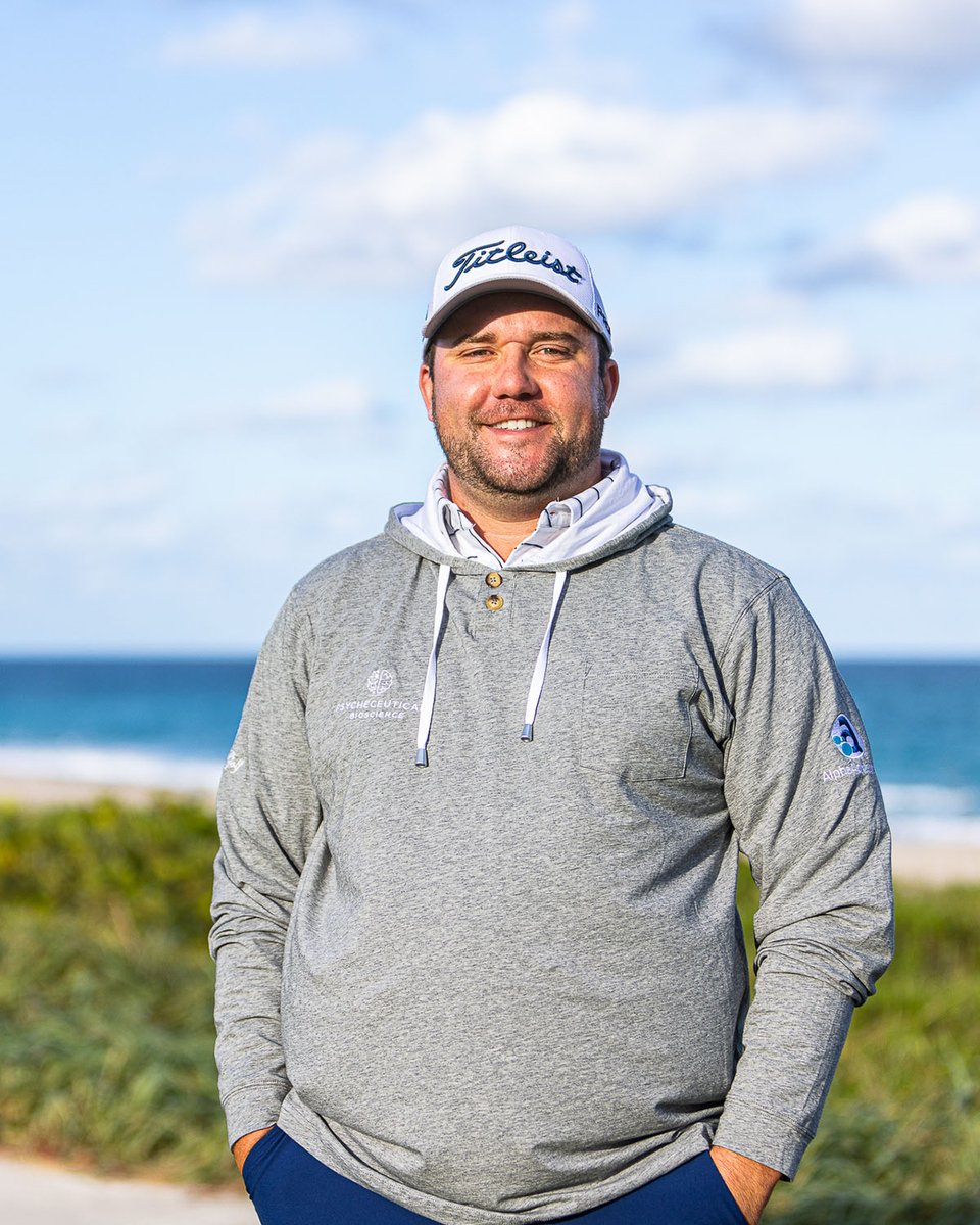 Benny knows how to rock the Deep Point Hoodie. 🔥 #TOURTuesday 

baldheadblues.com

#baldheadblues #clothingforcoasting