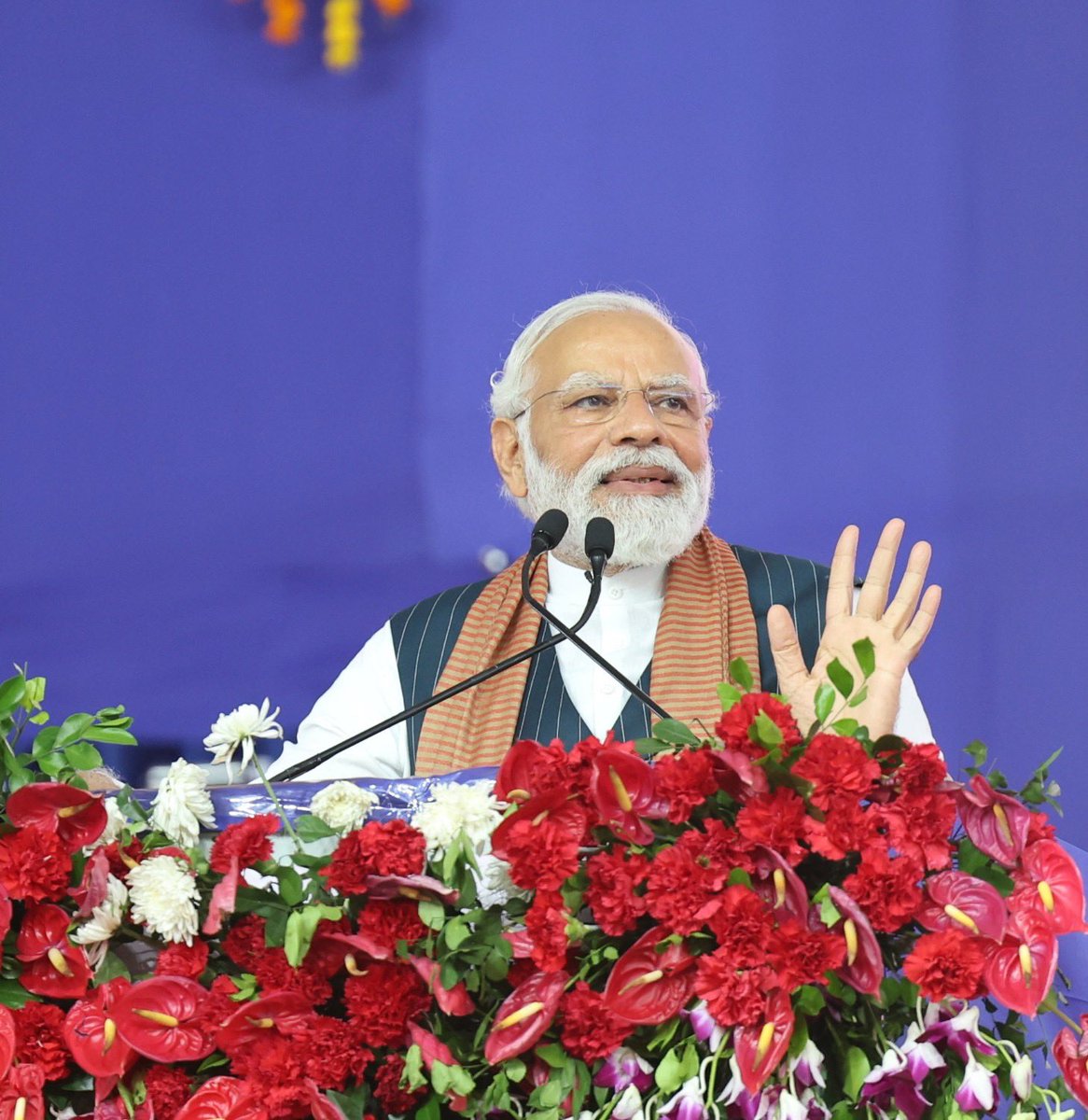 prafulkpatel's tweet photo. माननीय प्रधान मंत्री श्री नरेंद्रभाई मोदीजी ने आज 4,873 करोड़ रुपये की लागत से नमो चिकित्सा शिक्षा और अनुसंधान संस्थान का उद्घाटन किया। साथ ही, पीएम मोदी जीने यहां मेडिकल स्टूडेंट द्वारा कोरोना काल में ग्राम एडॉप्शन के कार्य की भी सराहना की। @narendramodi https://t.co/L1WNNE1CLI