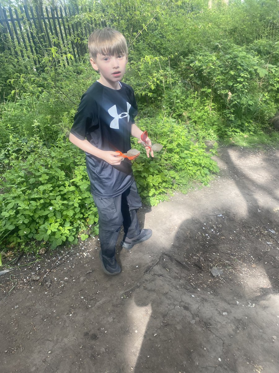tmcilroyREMAT's tweet photo. We are loving our forest school session in our after school club 🌳 

@GarstonCE https://t.co/PsRP7YlOxE