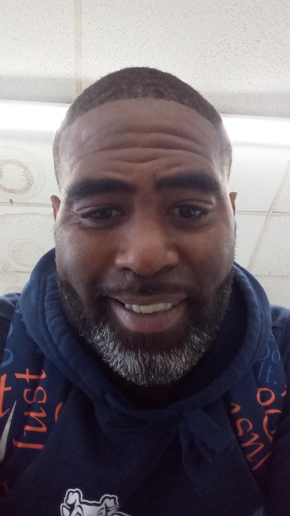 Talmage_Jamool's tweet image. Any reason is a great reason to holla at me.