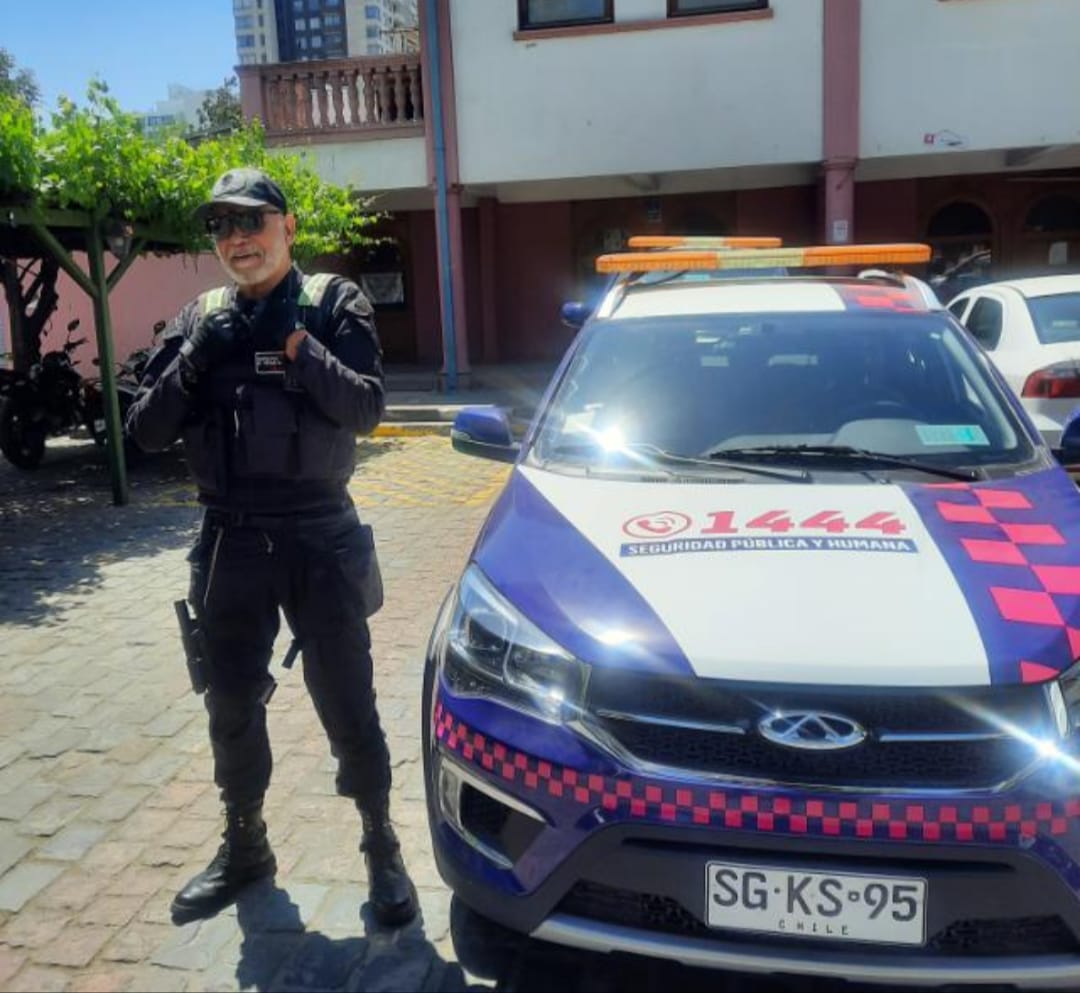 luisastudillop's tweet photo. Lo he dicho hasta el cansancio al gobierno la pandemia delictual q vive nuestro pais está completamente desbordada, ayer fueron los carabineros y hoy son los funcionarios d seg municipal. Le envío mis +sinceras condolencias a @MuniMacul y a la familia del nuevo héroe fallecido https://t.co/7rk7W63HWQ