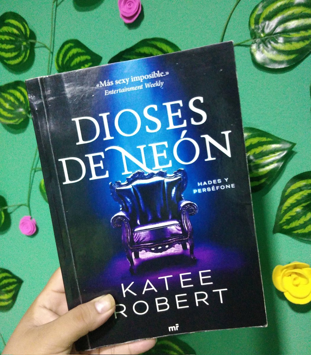 LadyCruzC's tweet photo. [OPINION IMPOPULAR⚠️]
Dioses de neon, me causa un conflicto interno. No es lo que esperaba. Siento que la idea de darle un giro diferente a un gran mito, fue genial! Y en una forma spicy🔥 
Pero cómo producto final, creo que no tuvo un buen desarrollo de historia.
ES MI OPINION‼️ https://t.co/obnHRqSHnB