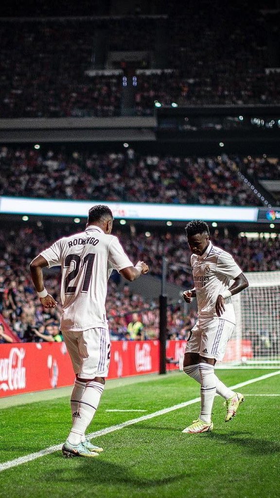 MADRlDISTAS's tweet photo. A melhor foto do Real Madrid da temporada 22-23. Histórico. https://t.co/gRhIkw7HmB