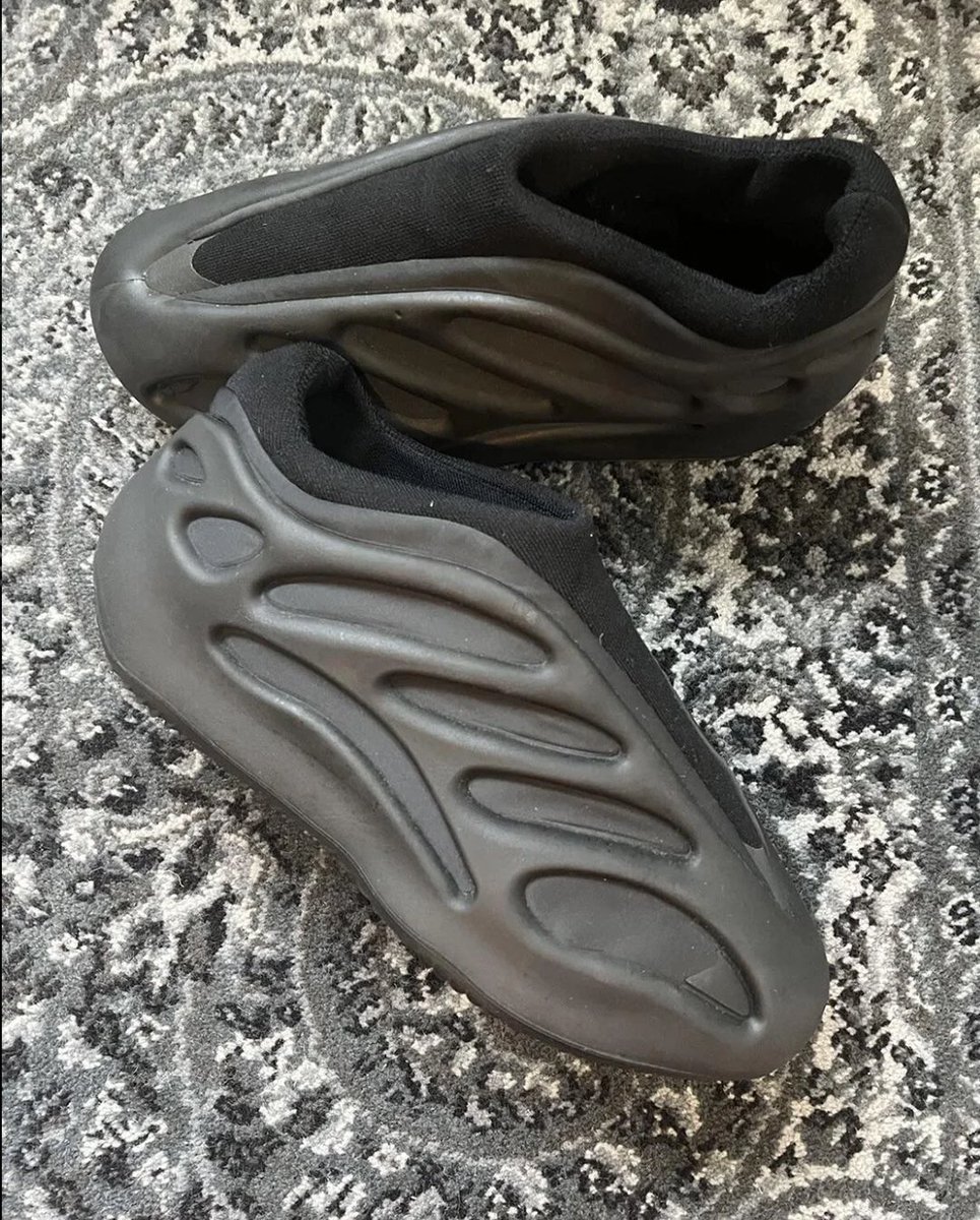 adidas gazelle silver green womens Yeezy 700 V3 'Clay Brown'  khatwaah