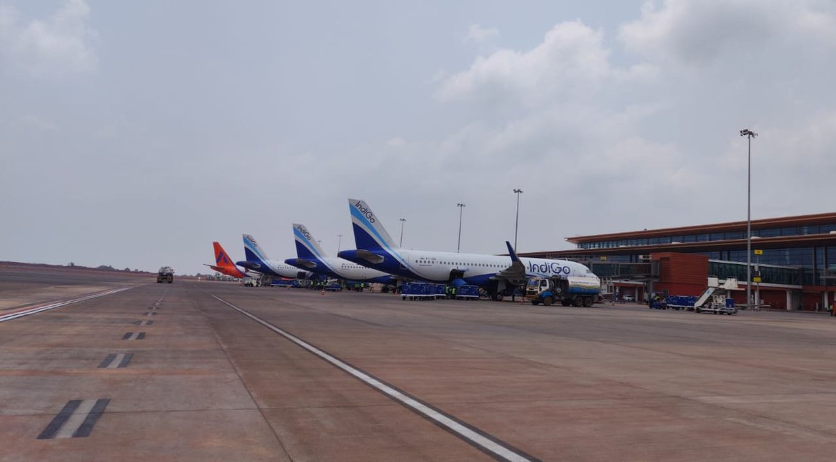 thegoanonline's tweet image. Manohar International Airport @miagoaairport  in #Goa connects 21 domestic destinations from this Summer schedule. So far Serves about 7 Lakh passengers &amp;amp; handled 5,000 flights in the last quarter
#FlightConnectivity #MOPA #Goa
