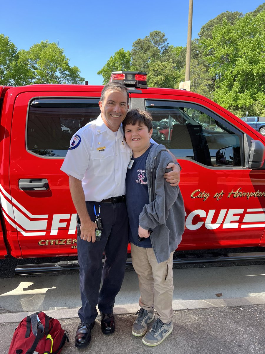 YatesElementary's tweet photo. Yates Career Day!!
#NNPSProud https://t.co/BcpXdTzzx0