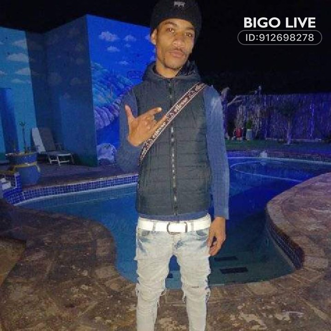 jacquesSAfume's tweet photo. Come and see Kaylin_Bowers22 streaming live on #BIGOLIVE and make new friends! 
https://t.co/CNd3IBRwoE https://t.co/khv9lzpkpr