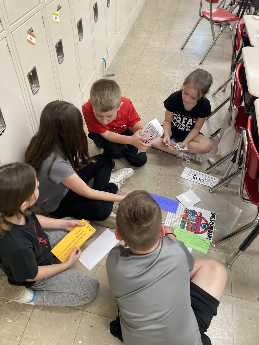 MrsBarlowSTJ's tweet photo. D was for Detective Work! 🔍 The students had to use clues to solve a puzzle. Yesterday was E for Exercise! 🏋🏼 The students completed an exercise challenge. https://t.co/90OR8UlGVR