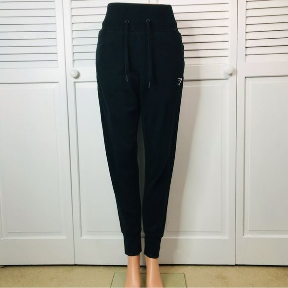 Consignwithkat1's tweet photo. ⚠️NEW ARRIVALS ⚠️

-GYMSHARK High Waisted Knit Black Jogger Pants
-*NEW* JOIE Kolda B Caviar Velvet One Shoulder Dress
-*NEW* Chelsea28 Asymmetrical Pink Tank Dress
-*NEW* CAD Bell Sleeve Bodycon Navy Bell Sleeve Sweater Dress 
#gymshark #joie #chelsea28 #cad https://t.co/2FQybMigZO