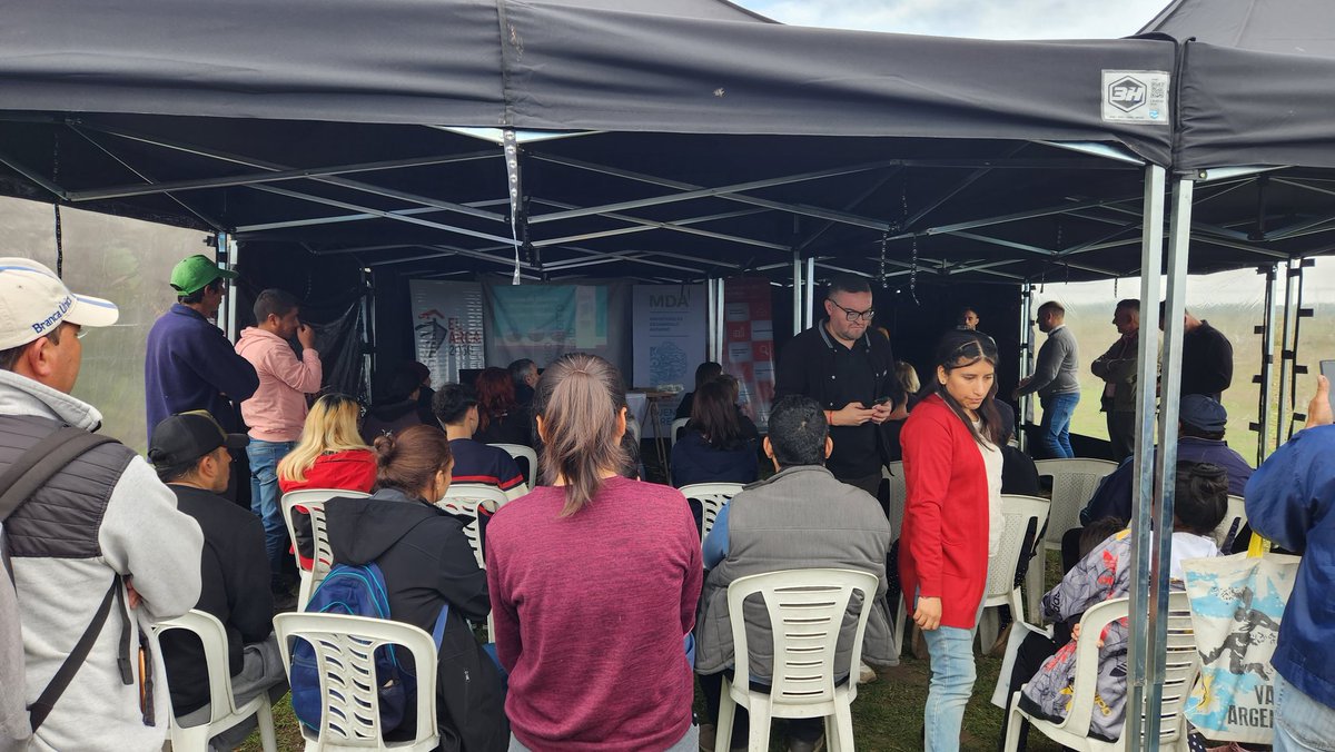 FDGaldos's tweet photo. El evento @camarafocava @fprobuenosaires sumando valor en el armado de la actividad #Mutual2050 #LOBER #MesaAgraria #ElPato2050 https://t.co/VLgupAqWzh