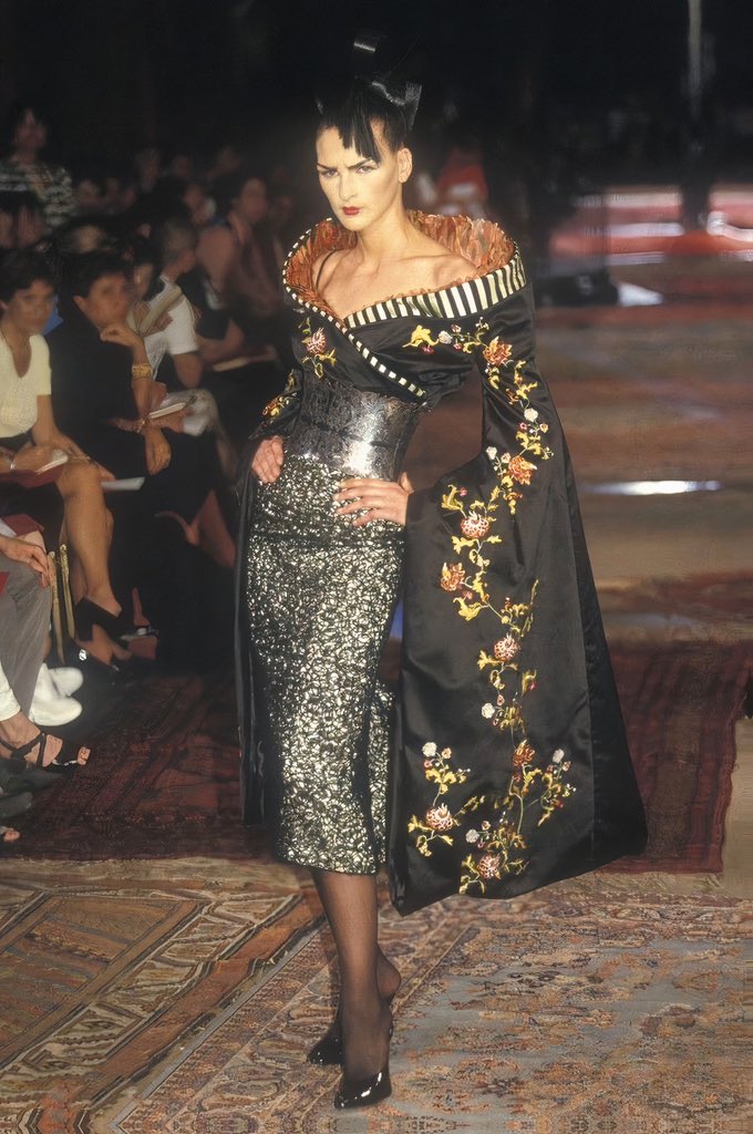 Gabriela on Twitter "Isabella Blow wearing a kimono coat by Alexander