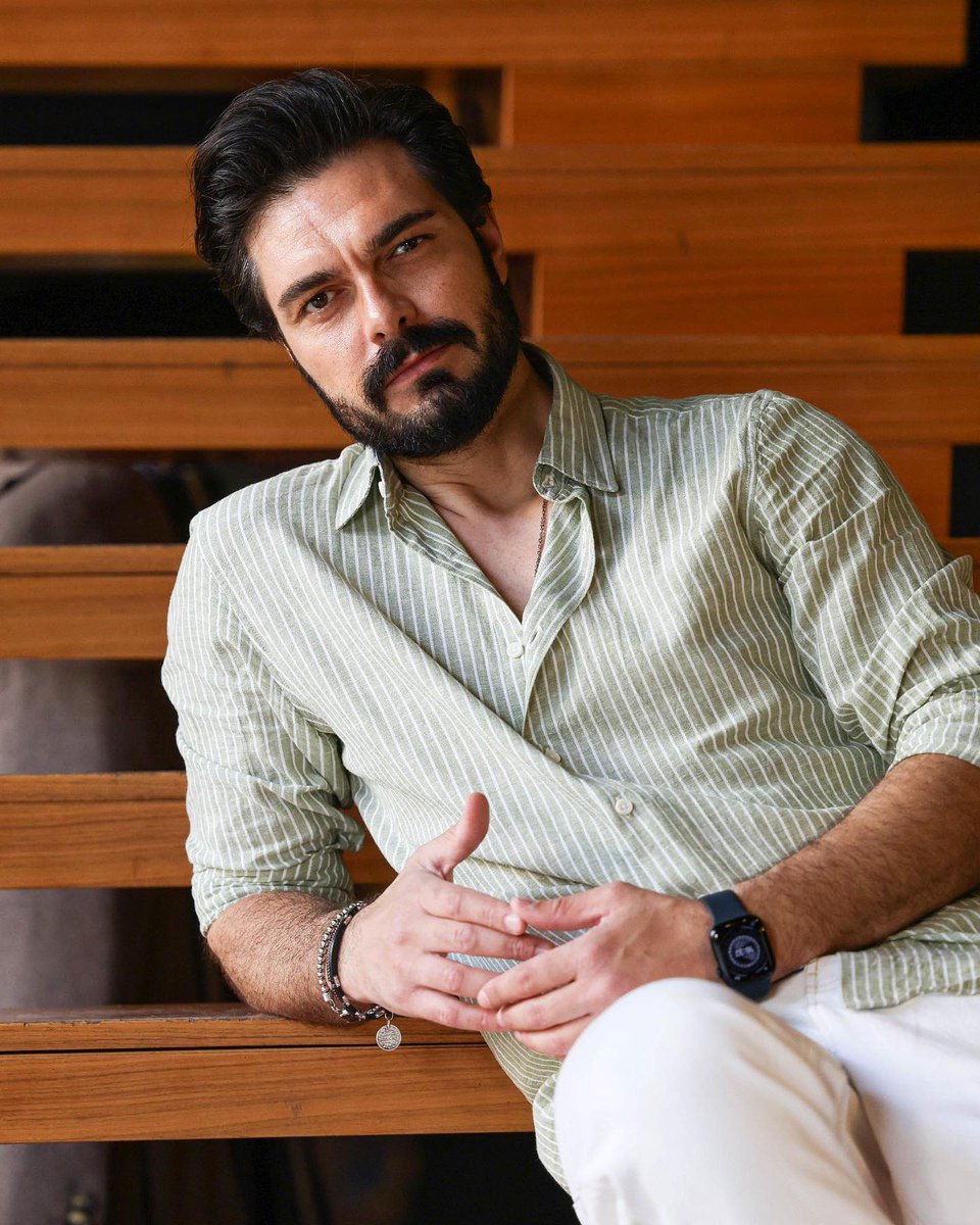 planetaseriesof's tweet photo. 🚨| O ator Halil İbrahim Ceyhan deixará a série #Emanet, na qual é o protagonista, no final da temporada.

Segundo Birsen Altuntaş, o ator recebeu ofertas de outras produtoras, e agora quer avaliar novas ofertas.

Não há informações sobre como a decisão afetará a série #Emanet. https://t.co/OWV33hNLiX
