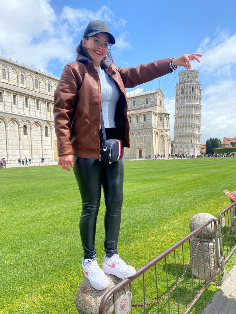 PenaLiss's tweet photo. Una locura la Torre de Pisa https://t.co/d1j5Pg9ENJ