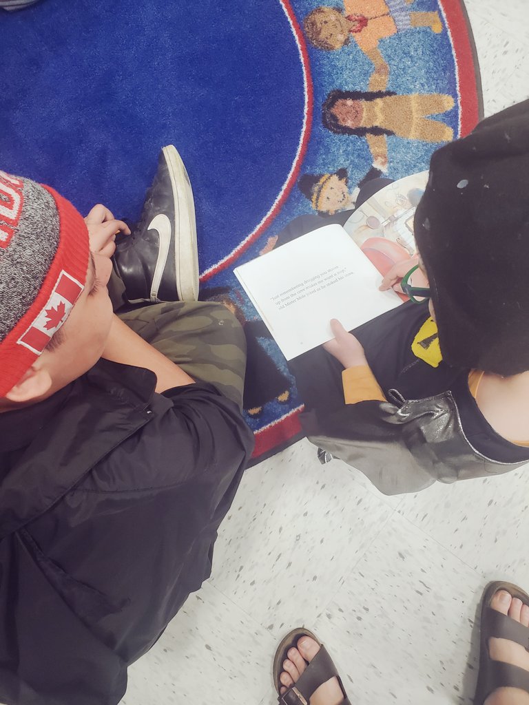 KeirstDaye87's tweet photo. Fluency practice! Reading the @FlyleafLiteracy texts we have been working through! Our learning buddies were amazed by these little ones decoding skills--a common remark: "they read every word right by sounding it out"🤯😊 👏 @LKDSB https://t.co/aXoYUhkZQ3