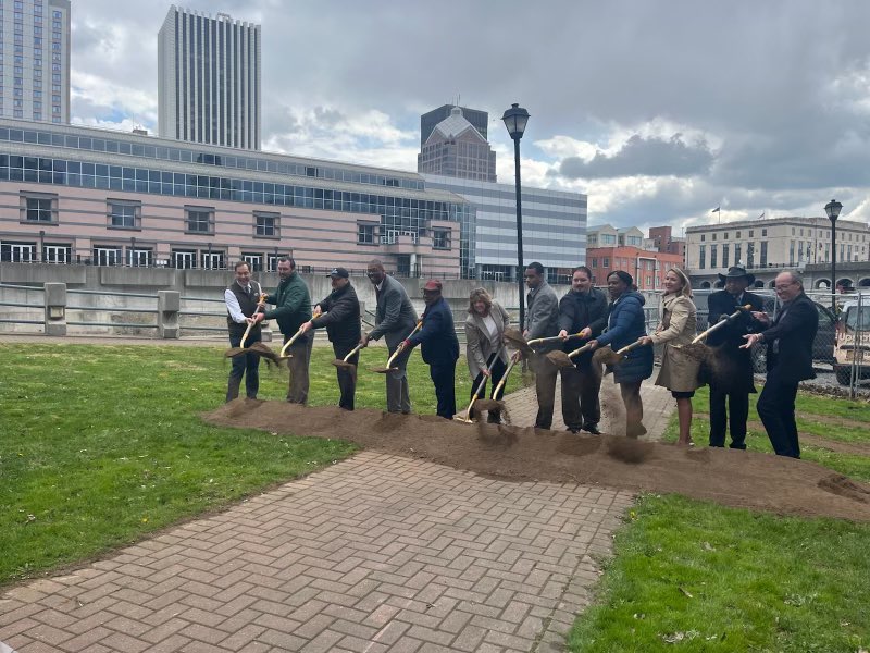 FLXFWD's tweet photo. In partnership with @NYGov the @CityRochesterNY broke ground today on the Aqueduct District street improvement project part of @ROCtheRiver initiative, and the overall Aqueduct, Reimagined, and Riverfront, Promenade vision! Learn more: https://t.co/7DqXiw5uN6 https://t.co/DpUNyBKpKX
