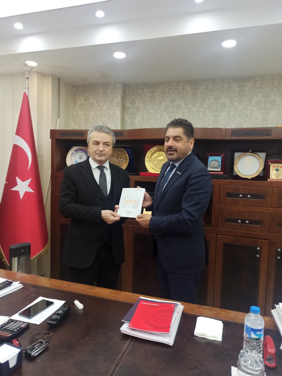 hatso30's tweet photo. 100.Yıl Buluşmaları programı kapsamında ilimize gelen TÜRKONFED-Türk Girişim ve İş Dünyası Konfederasyonu Yönetim Kurulu Başkanı  Süleyman Sönmez, federasyon yetkilileri ve DOĞUSİFED yönetim kurulu üyeleri ile birlikte Odamızı ziyaret ettiler. https://t.co/jnuz3hCfRp
