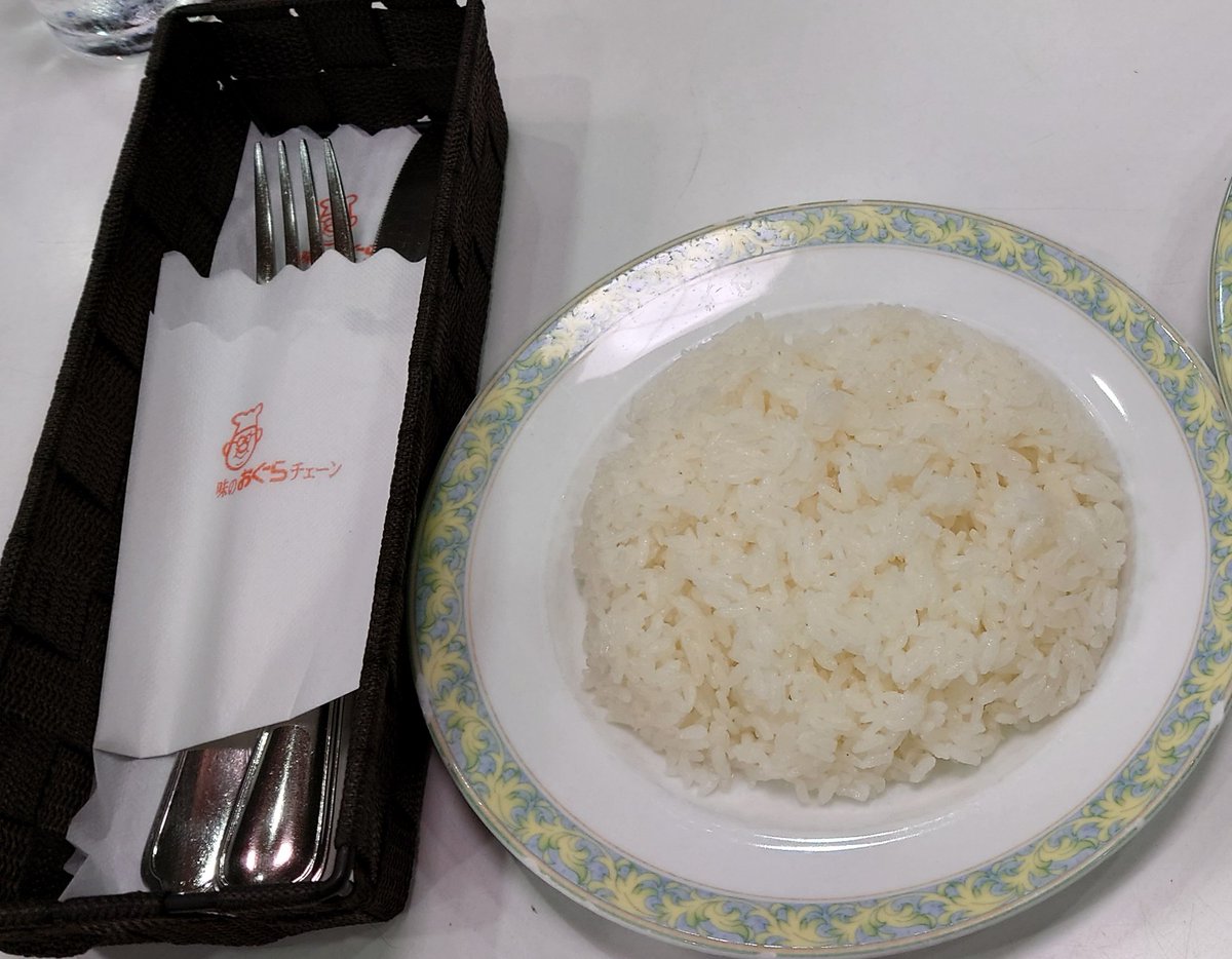 mgkyshot's tweet photo. ３０分まっても不満ゼロ、チキン南蛮定食１２００円。発祥のお店が休みだったので系列店でパクリ。あっさり胸肉がタルタルソースで絶妙に美味～い！口福に包まれたのは注文してから３０分後。席に着く前から教えてもらってたら何も気になりませんでした。デメリットを最初に伝える効果を実感しましたよ https://t.co/xuagOyZUMT