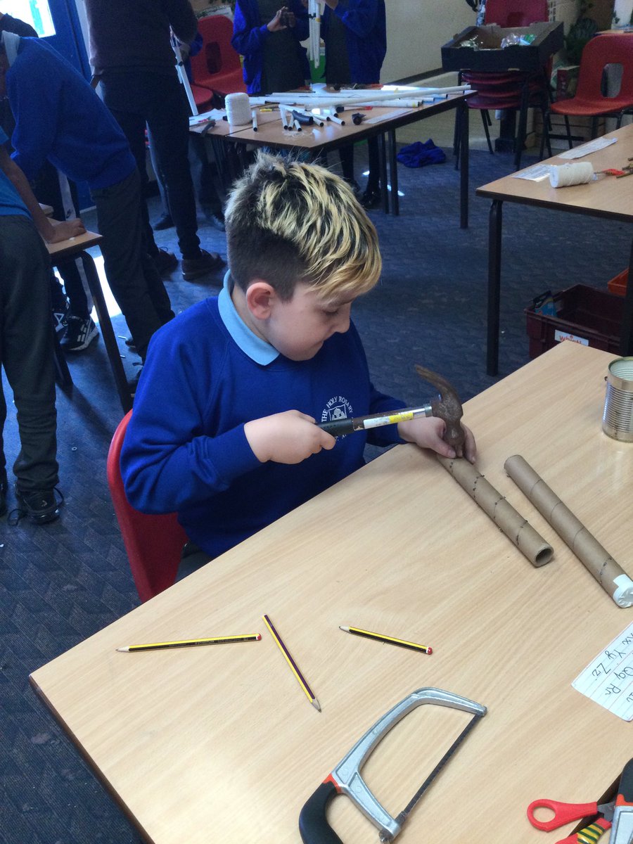 Year 4 had a great day learning about the science of sound with <a href="/BoffinProjects/">Boffin Projects</a> and making their own musical instruments. #science #scienceofsound #practicallearning