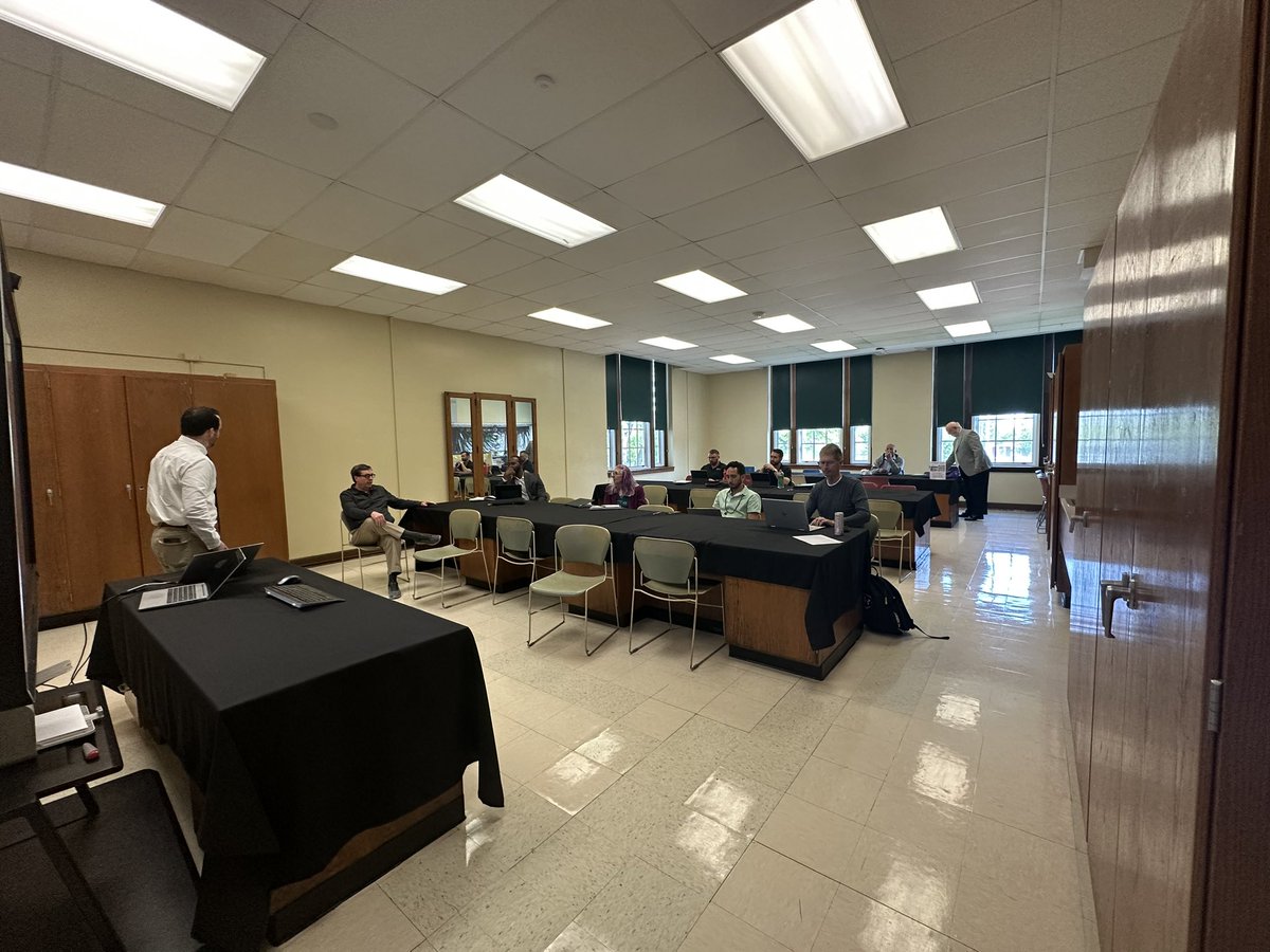 TechSTLmo's tweet image. Small Business Innovation Bootcamp off to a great start! #STLTechWeek2023
