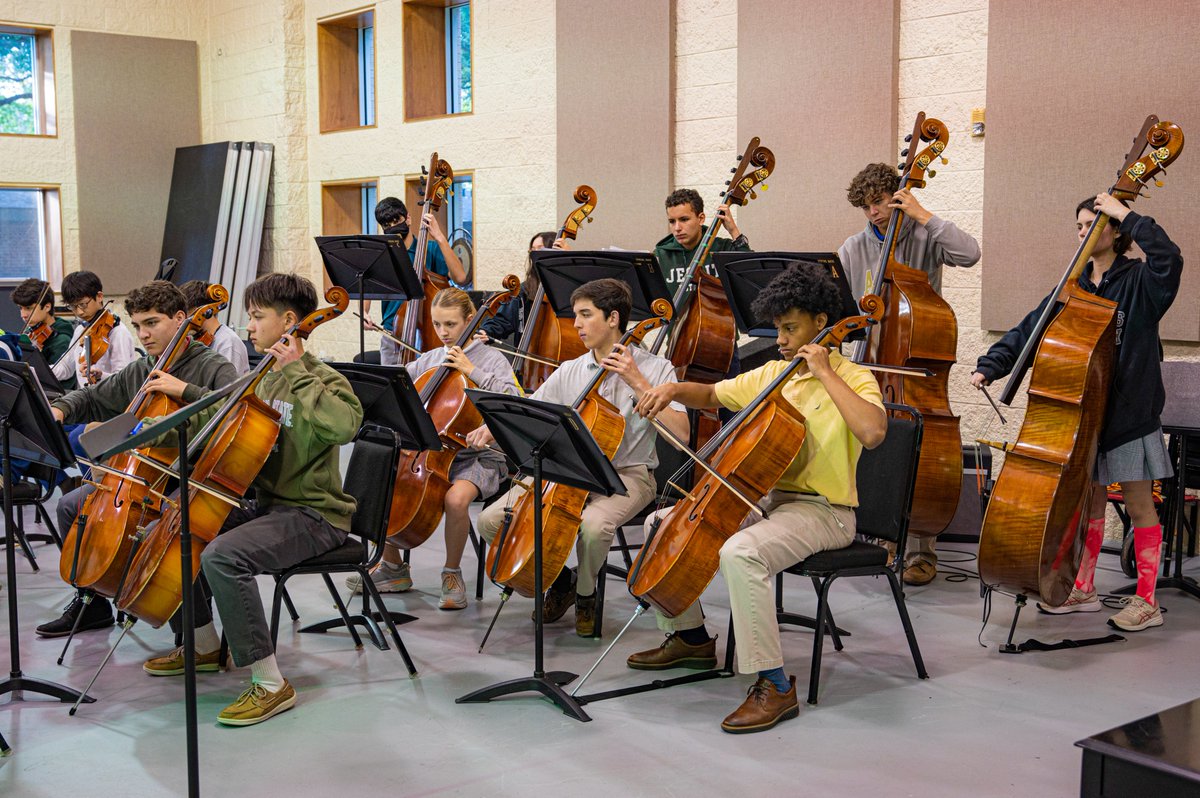 RT StrakeJesuit: Come see the SJ/SAA Band and Orchestra perform in their Spring Concert on Saturday, April 29, at 3 PM in the Parsley Center! The program will feature performances by our Chamber &amp; Symphony Orchestras, Concert Bands, and Jazz Ensembles. A…