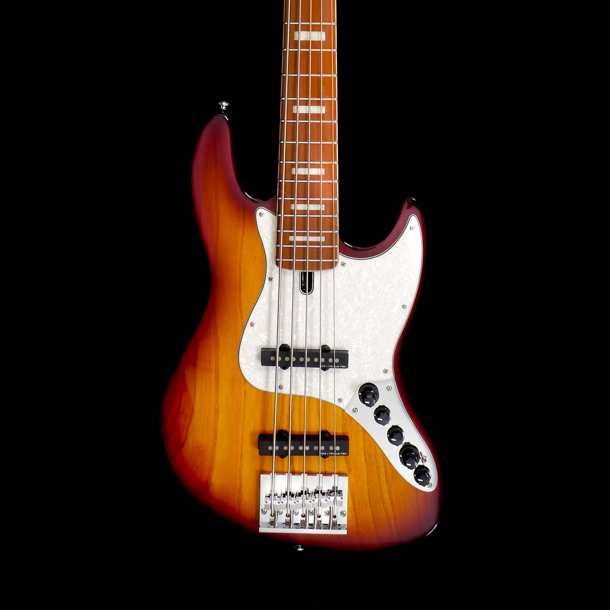 sireusaofficial's tweet photo. Our Swamp Ash J-style is here to stay. Now with premium features like the Sire champ neck, how much will you enjoy the Sire V8? Check out your new Sire gears now from our dealers near you.
#JoyOfMusic #SireV8 #MarcusMiller #SolidSire #SireEverywhere https://t.co/oW0lSlXZqF